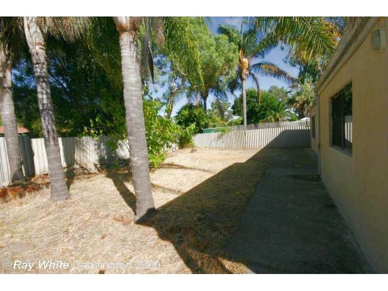 11 Levine Court, Thornlie WA 6108