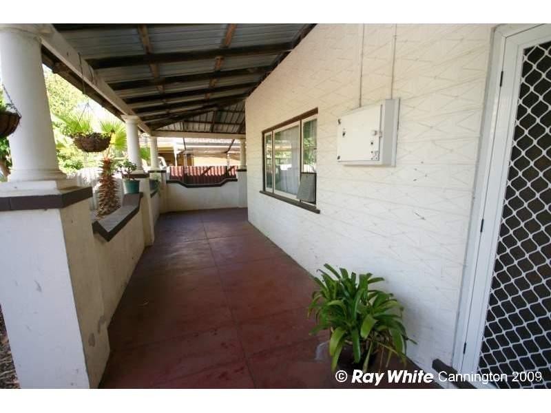 8 Central Terrace, Beckenham WA 6107