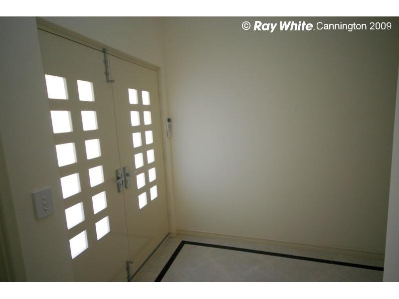 4 Tulip Way, East Cannington WA 6107