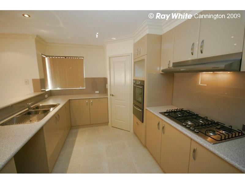 4 Tulip Way, East Cannington WA 6107