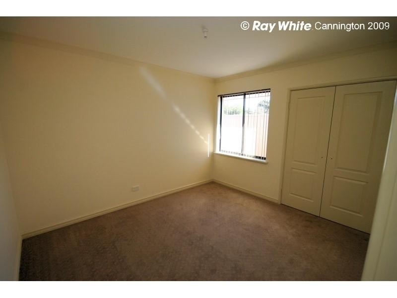 4 Tulip Way, East Cannington WA 6107