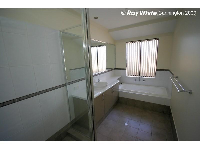 4 Tulip Way, East Cannington WA 6107