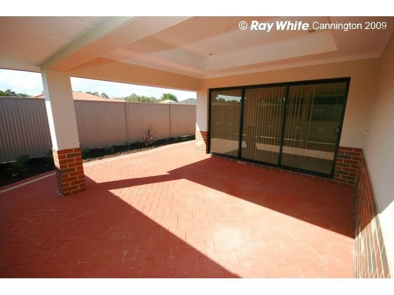 4 Tulip Way, East Cannington WA 6107