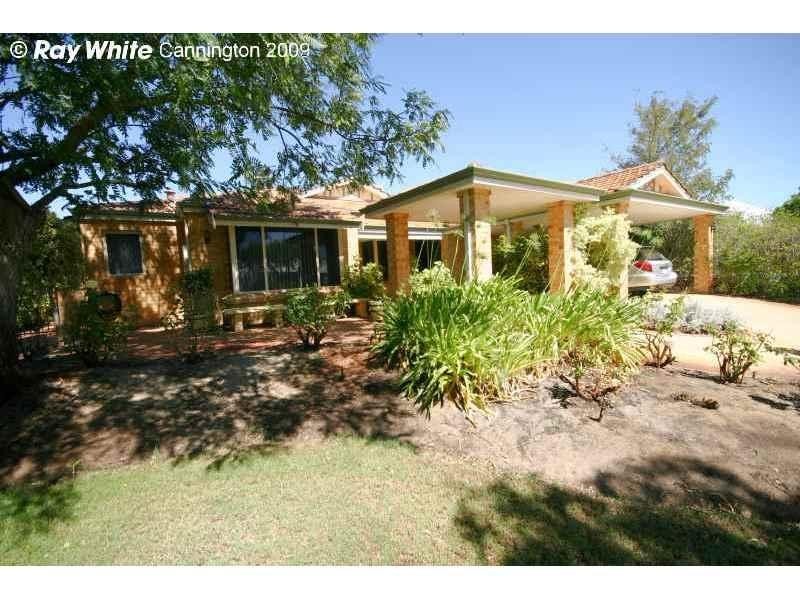 6 Carpenteria Crescent, Kenwick WA 6107