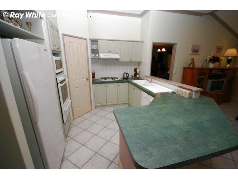 6 Carpenteria Crescent, Kenwick WA 6107