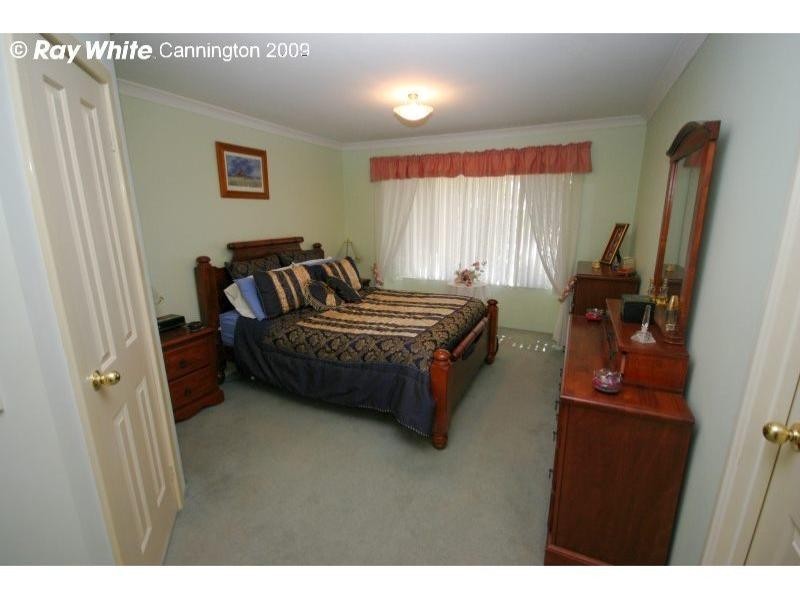 6 Carpenteria Crescent, Kenwick WA 6107