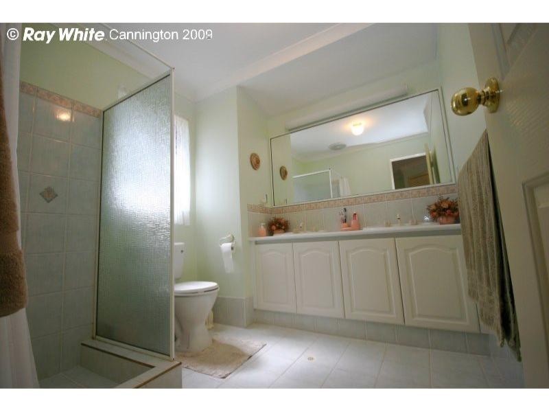 6 Carpenteria Crescent, Kenwick WA 6107