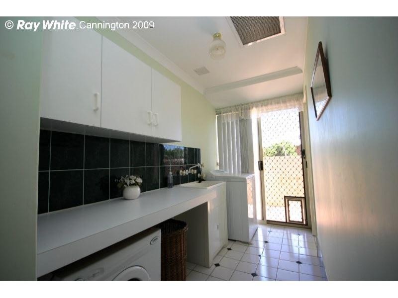 6 Carpenteria Crescent, Kenwick WA 6107