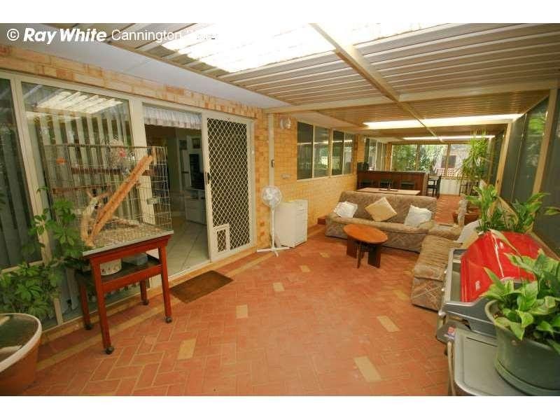 6 Carpenteria Crescent, Kenwick WA 6107