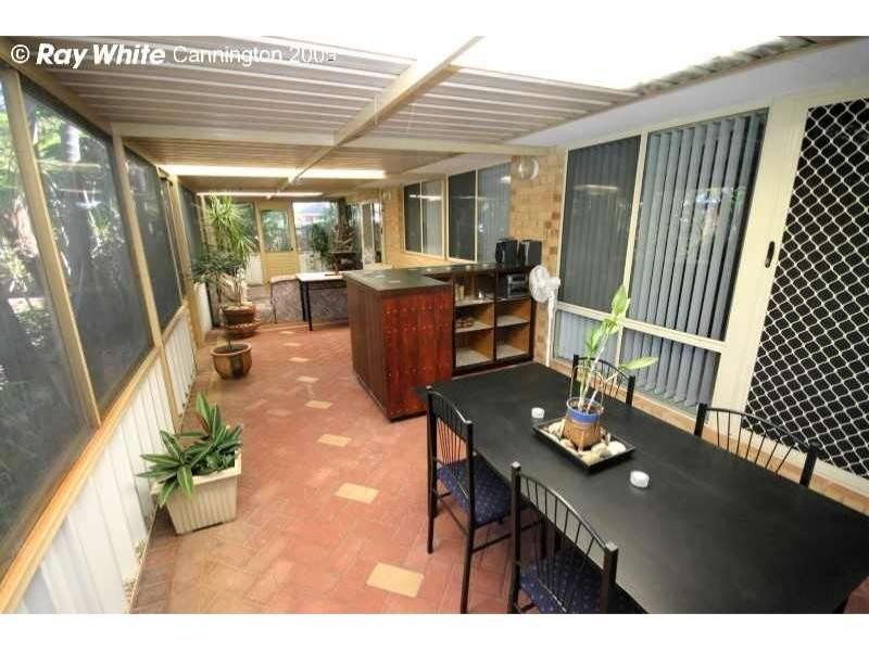 6 Carpenteria Crescent, Kenwick WA 6107