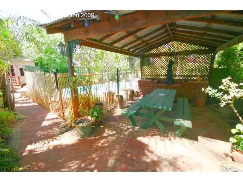 6 Carpenteria Crescent, Kenwick WA 6107