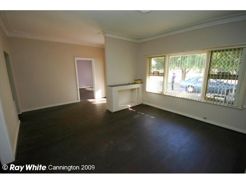 223 Sevenoaks Street, Cannington WA 6107