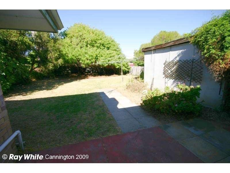 223 Sevenoaks Street, Cannington WA 6107