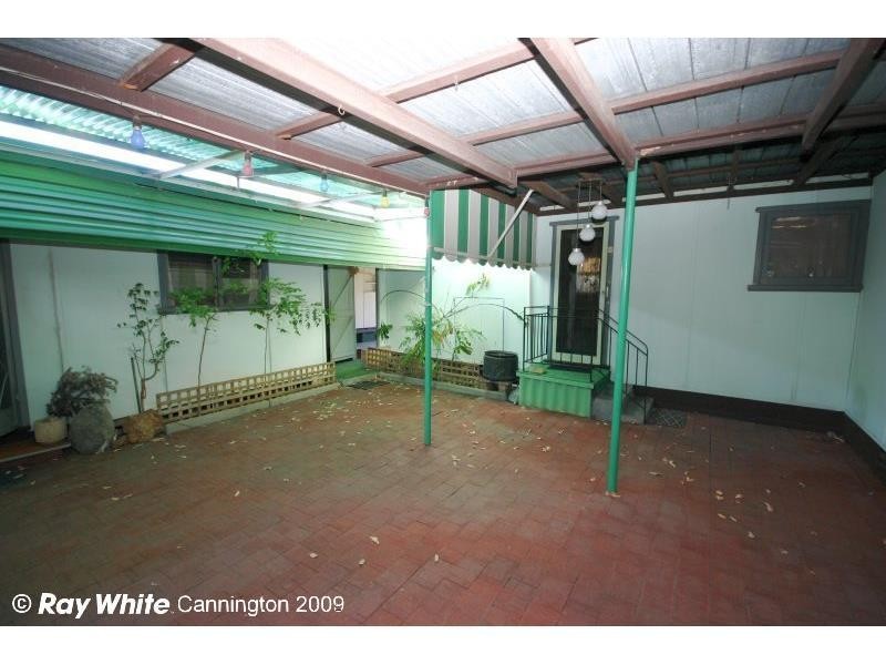 18 Jubilee Street, Beckenham WA 6107