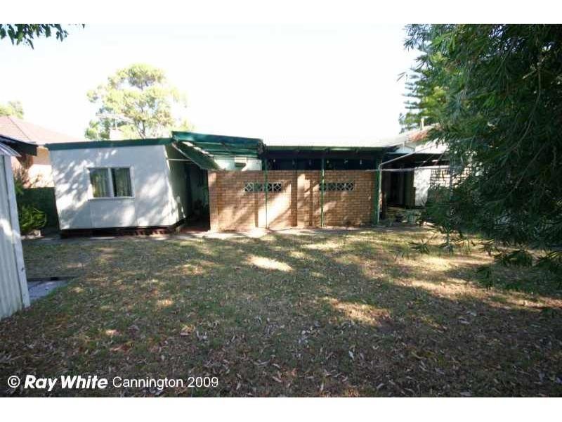 18 Jubilee Street, Beckenham WA 6107