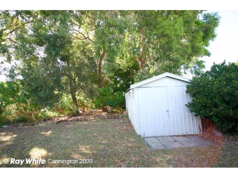 18 Jubilee Street, Beckenham WA 6107