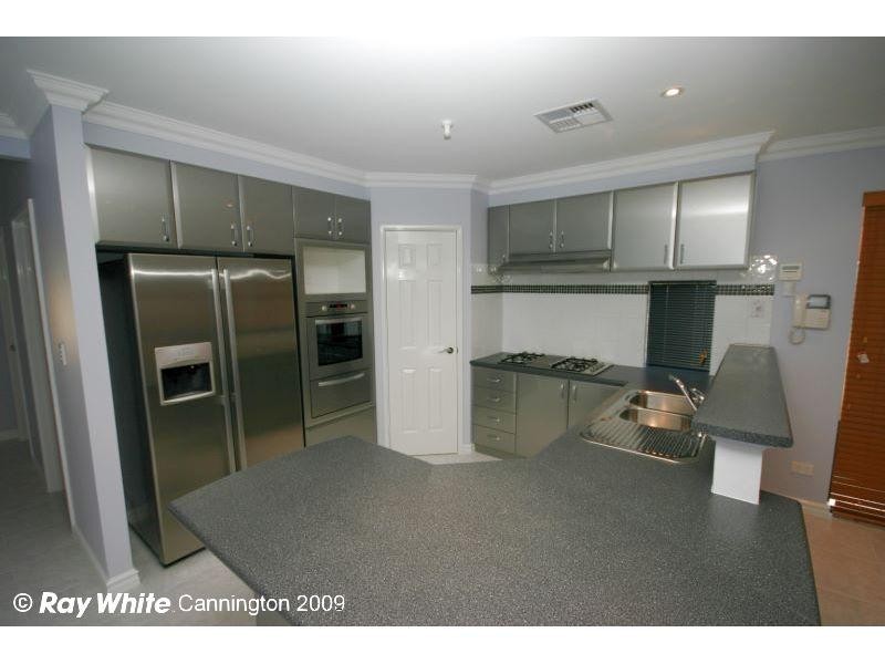 14 Walton Street, Queens Park WA 6107