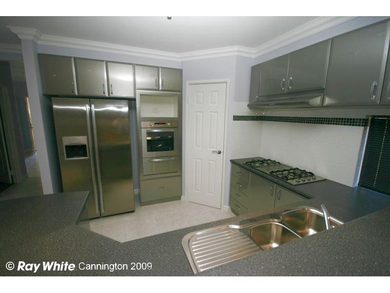 14 Walton Street, Queens Park WA 6107