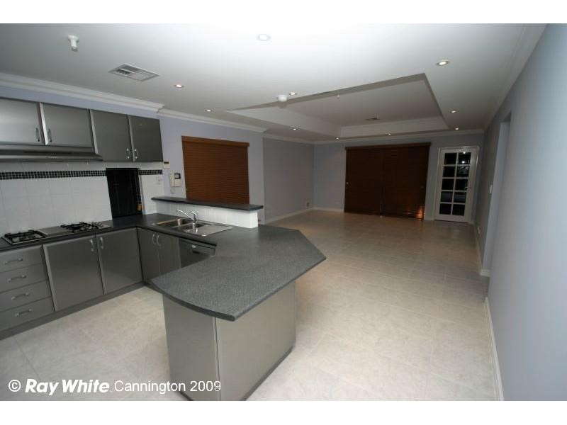 14 Walton Street, Queens Park WA 6107