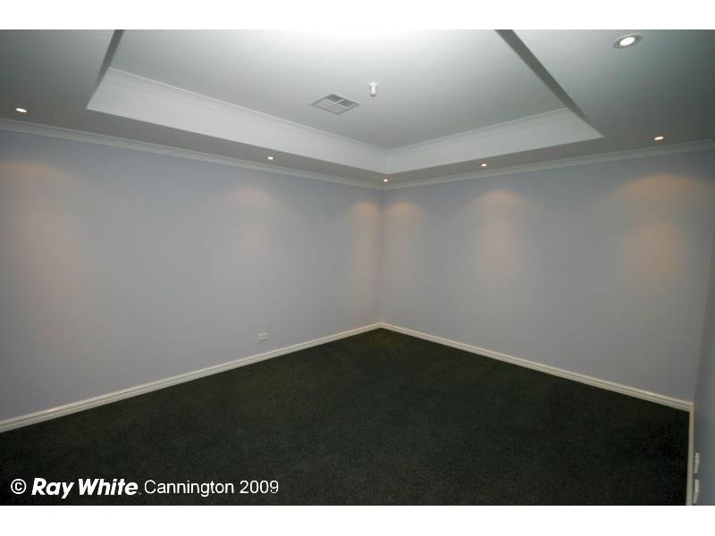 14 Walton Street, Queens Park WA 6107