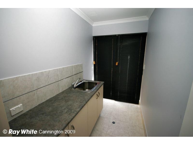 14 Walton Street, Queens Park WA 6107