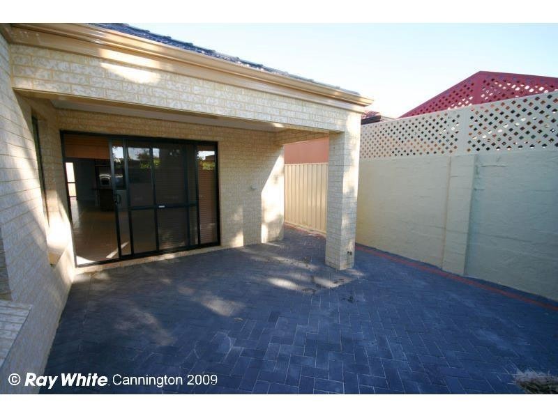 14 Walton Street, Queens Park WA 6107