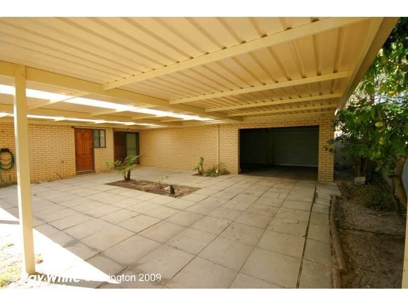 50 Crocus Way, Ferndale WA 6148