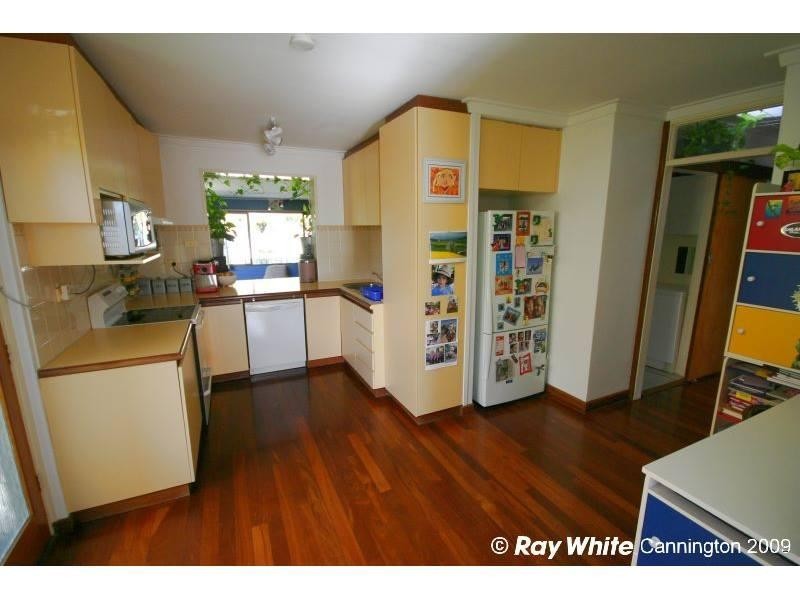 11 Lorenzo Street, Thornlie WA 6108