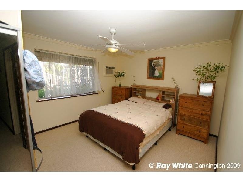 11 Lorenzo Street, Thornlie WA 6108