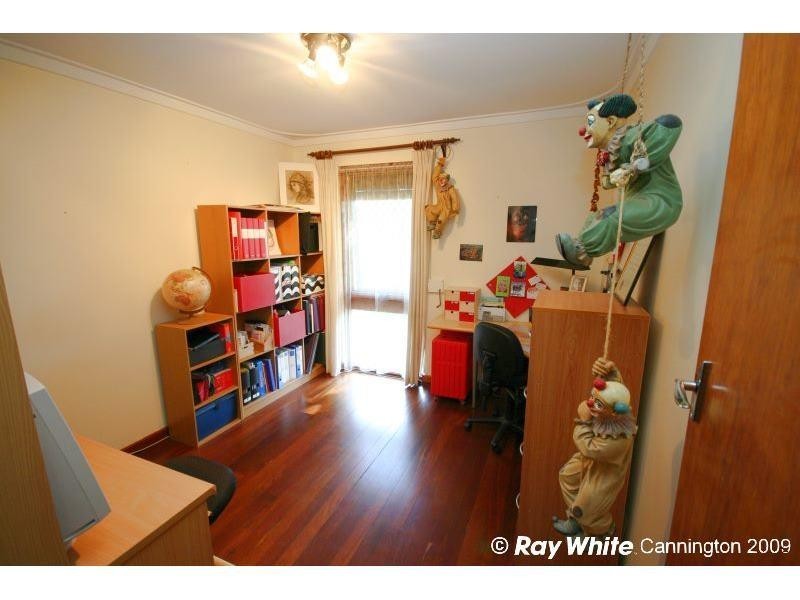 11 Lorenzo Street, Thornlie WA 6108