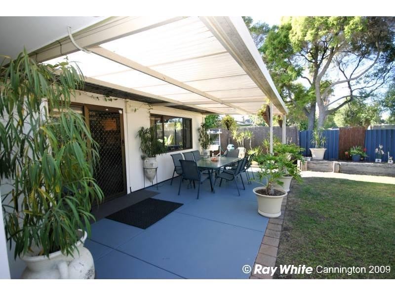11 Lorenzo Street, Thornlie WA 6108