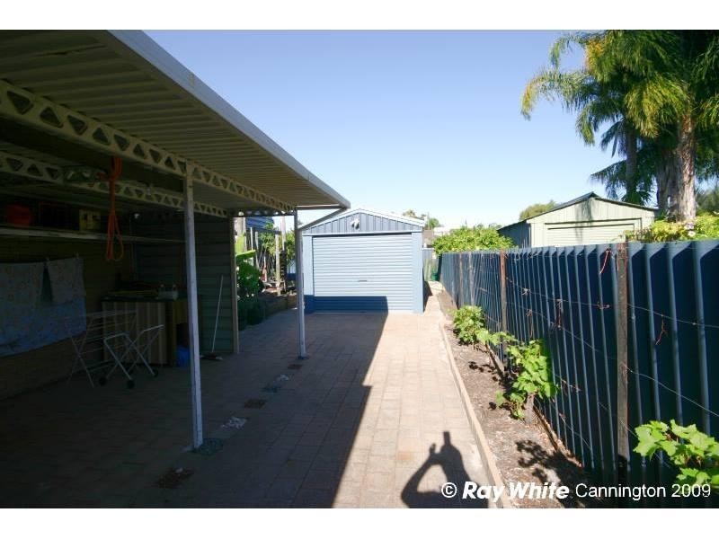 11 Lorenzo Street, Thornlie WA 6108