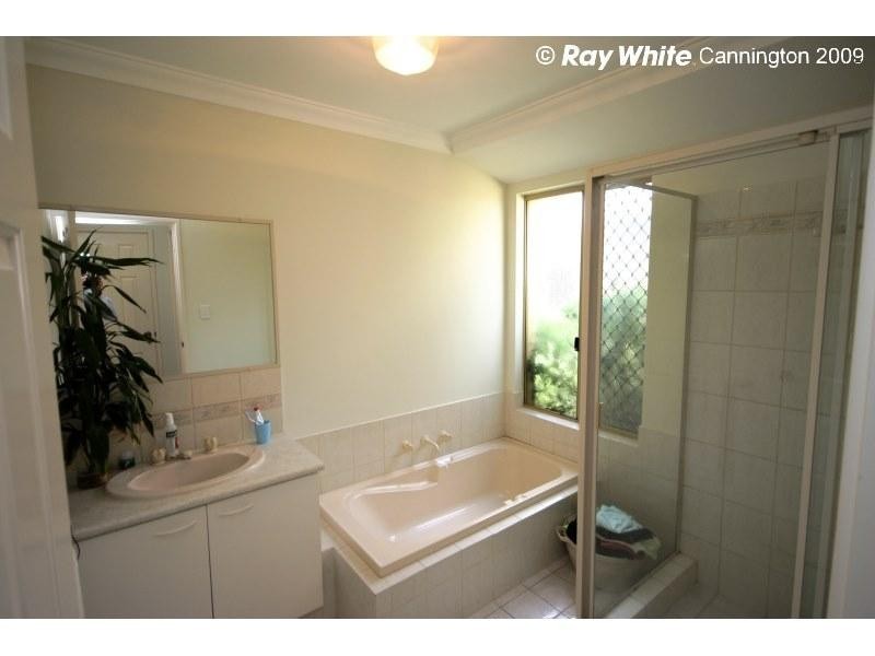 4/67 Mallard Way, Cannington WA 6107