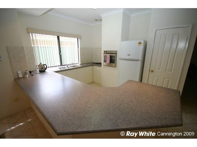 16 Thomas Street, East Cannington WA 6107