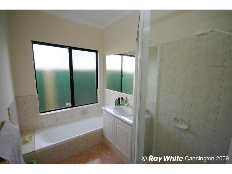 16 Thomas Street, East Cannington WA 6107