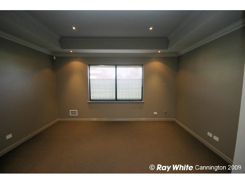 3 Tulip Way, East Cannington WA 6107
