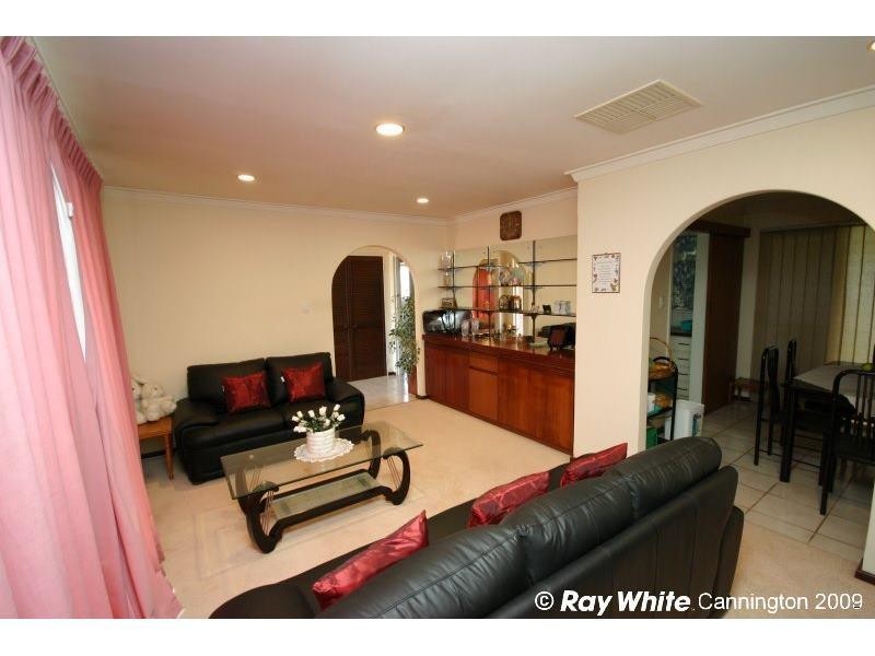 4 Cosmos Street, East Cannington WA 6107