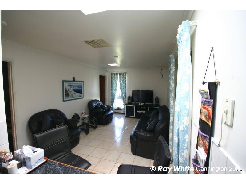 4 Cosmos Street, East Cannington WA 6107