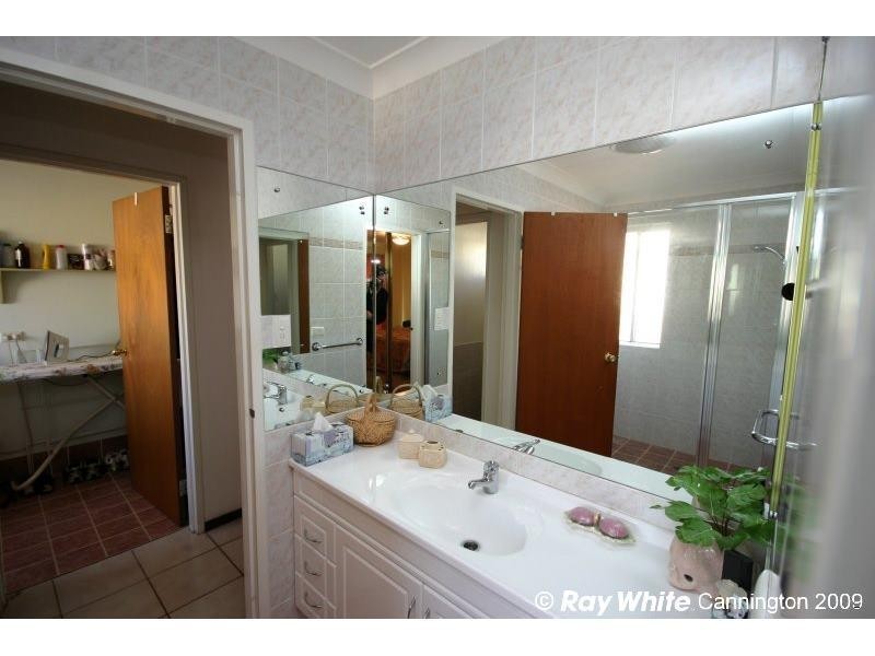 4 Cosmos Street, East Cannington WA 6107