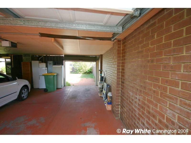 4 Cosmos Street, East Cannington WA 6107