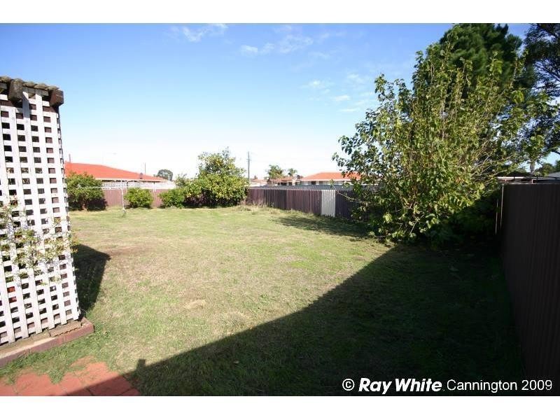 4 Cosmos Street, East Cannington WA 6107