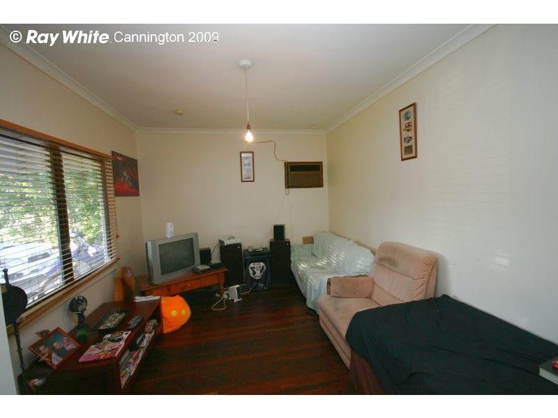 31 Hartfield Street, Queens Park WA 6107