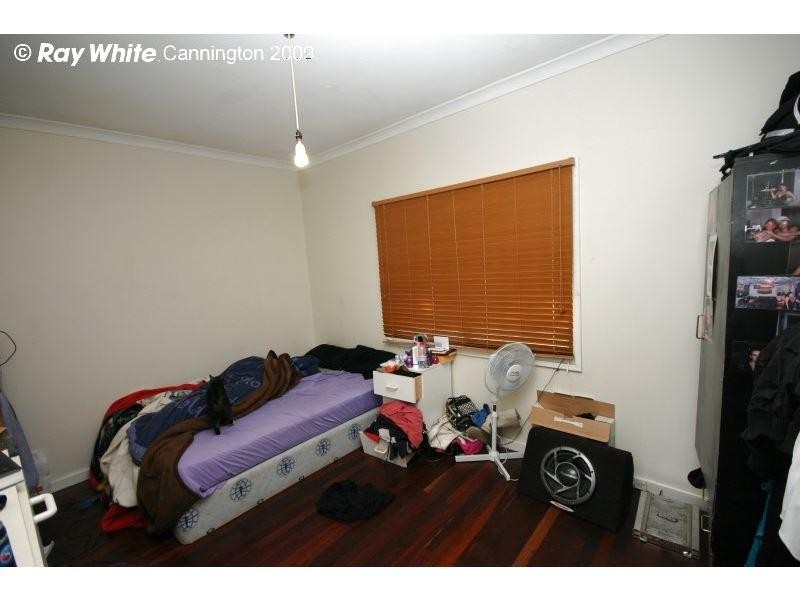 31 Hartfield Street, Queens Park WA 6107