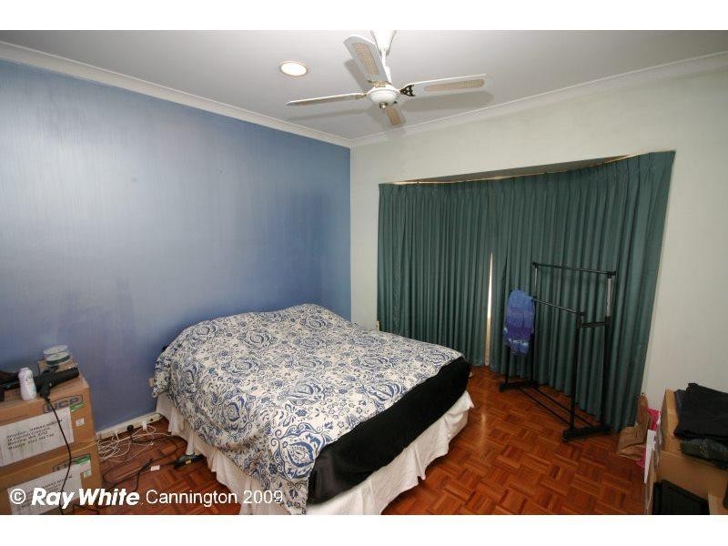 13 Manoora Place, Kenwick WA 6107