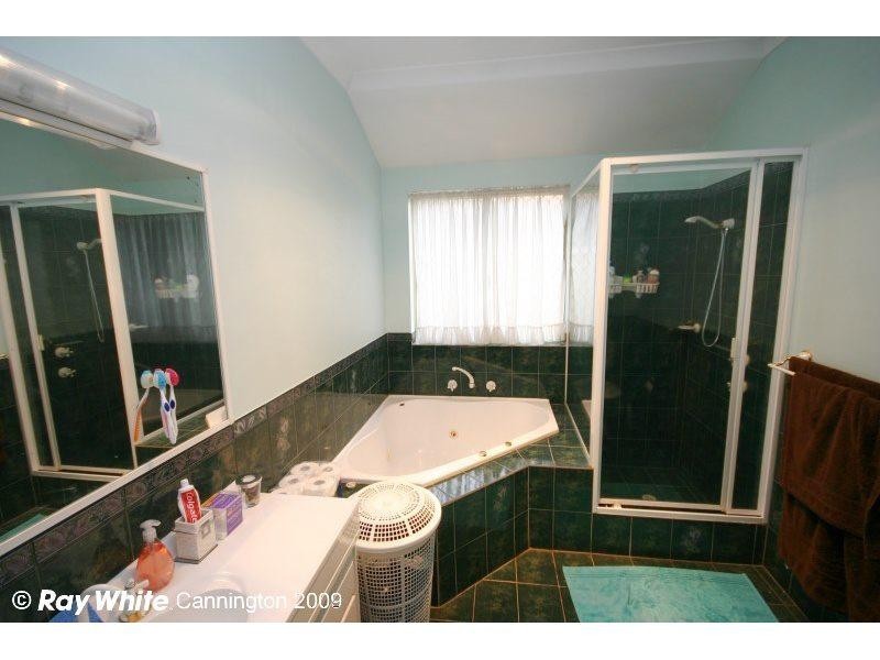 13 Manoora Place, Kenwick WA 6107