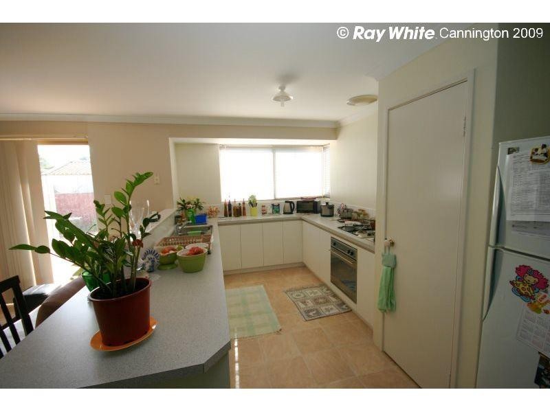 2/144 Gibbs Street, East Cannington WA 6107