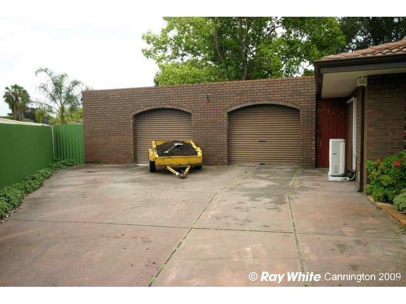 30 Menzies Place, Thornlie WA 6108