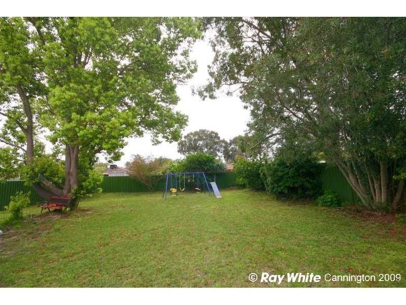 30 Menzies Place, Thornlie WA 6108