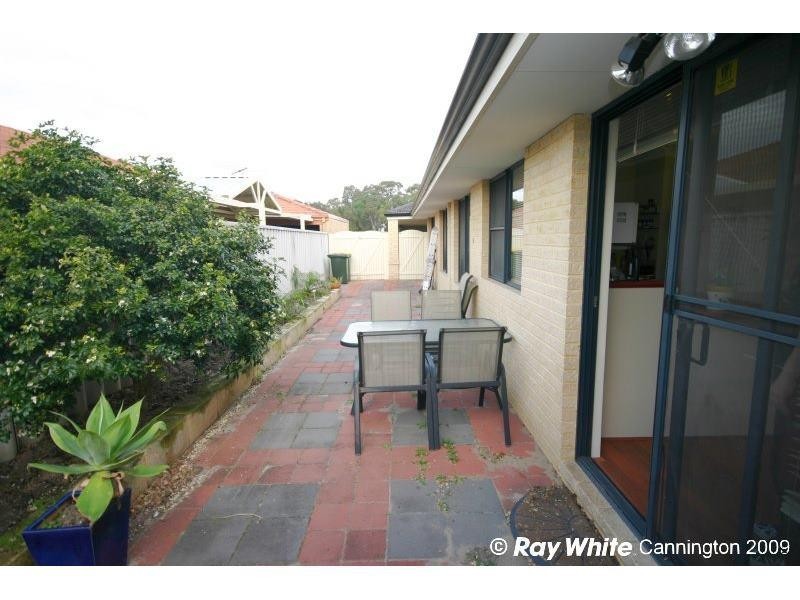 142 Hamilton Street, Queens Park WA 6107