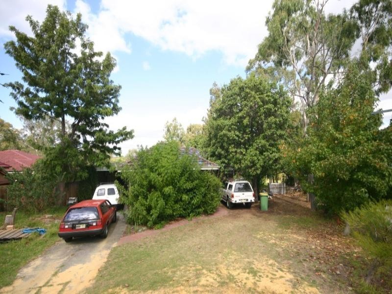 30 Highbury Crescent, Beckenham WA 6107